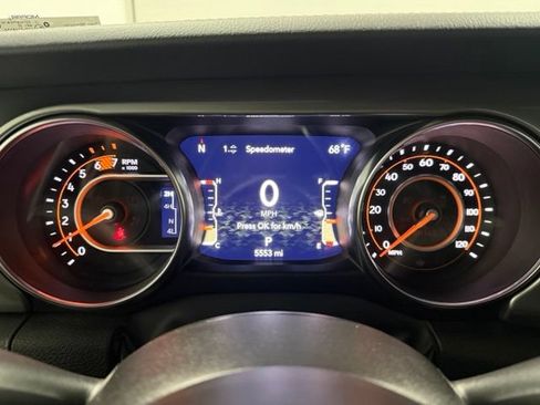 Used 2023 Jeep Wrangler Unlimited Sahara w/ LED Lighting Group AWD/4WD image 14