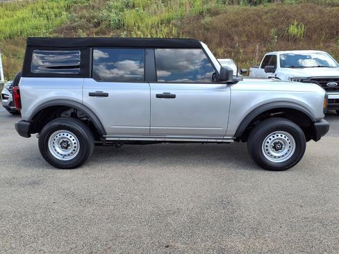 Certified 2023 Ford Bronco Base image 2