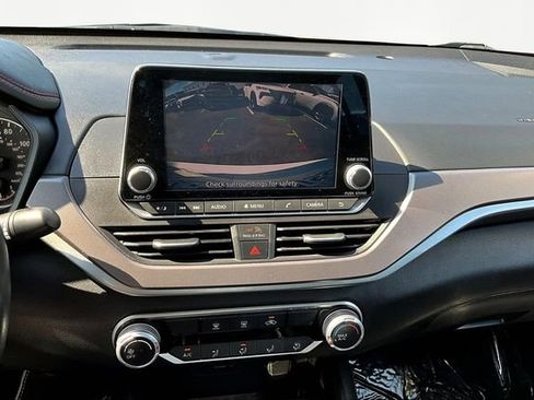 Used 2024 Nissan Altima 2.5 SR image 11