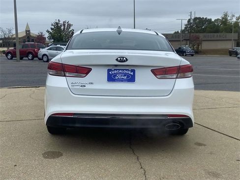 Used 2016 Kia Optima LX image 3