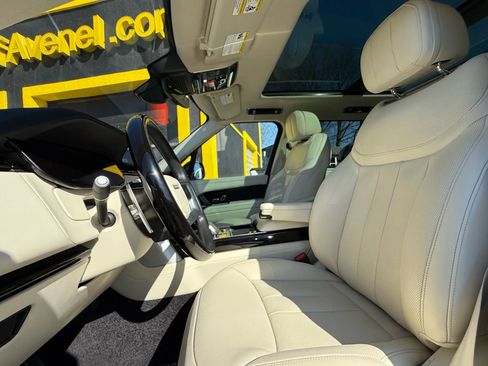 Used 2023 Land Rover Range Rover SE image 8