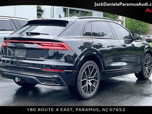 Used 2021 Audi Q8 Premium Plus w/ Premium Plus Package AWD/4WD image 2