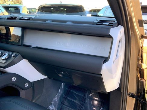 Used 2023 Land Rover Defender 110 S image 18