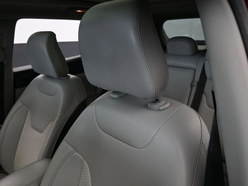 Used 2022 Jeep Compass Latitude w/ Sun and Sound Group image 17