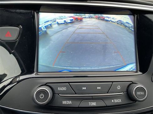 Used 2020 Buick Envision Essence image 23