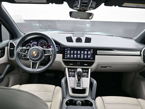 Certified 2023 Porsche Cayenne Platinum Edition AWD/4WD image 18