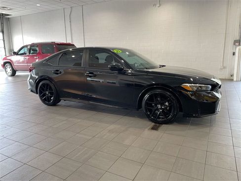 Used 2025 Honda Civic Sport image 6