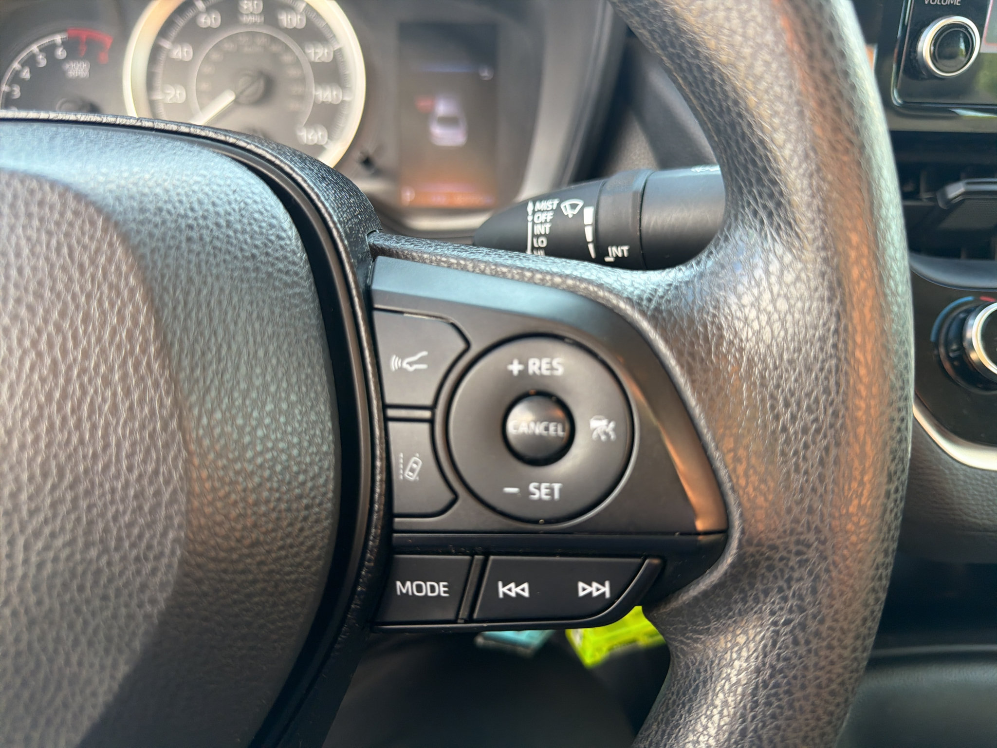 Used 2020 Toyota Corolla LE FWD image 16