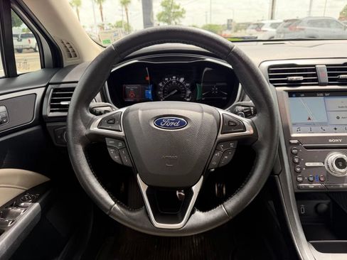 Used 2017 Ford Fusion Titanium FWD image 13