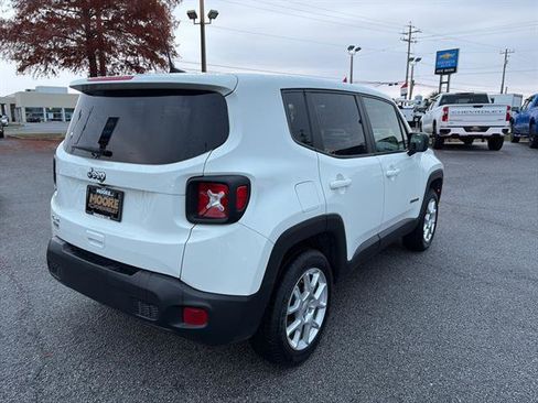 Used 2023 Jeep Renegade Latitude image 7