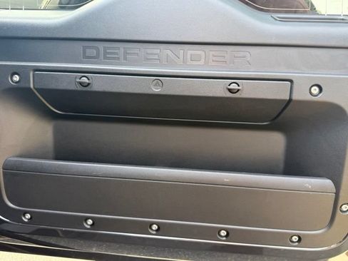 Used 2025 Land Rover Defender 130 V8 AWD/4WD image 46