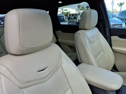 Used 2018 Cadillac XT5 Luxury w/ Driver Awareness Package image 20