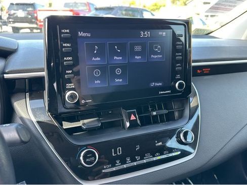 Used 2022 Toyota Corolla LE FWD image 9