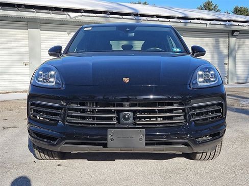Certified 2023 Porsche Cayenne Platinum Edition image 10