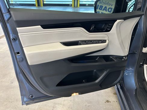 Certified 2025 Honda Odyssey Elite image 10