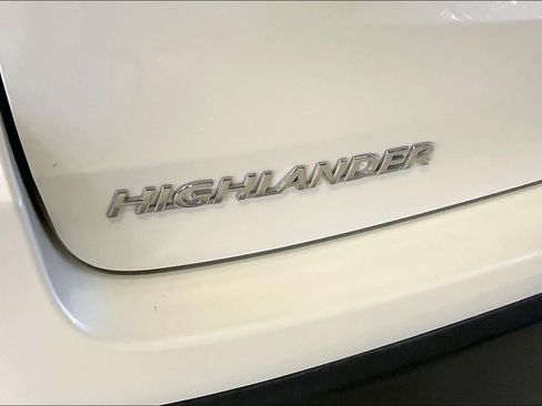 Used 2019 Toyota Highlander XLE FWD image 31