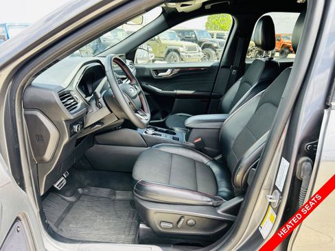 Used 2023 Ford Escape ST-Line Select w/ Tech Pack #2 AWD/4WD image 3