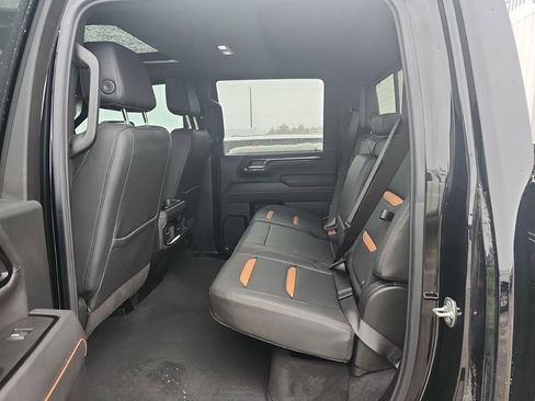 Used 2025 GMC Sierra 2500 AT4 w/ AT4 Premium Plus Package image 3