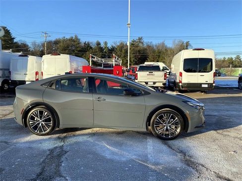 Used 2024 Toyota Prius Limited image 2