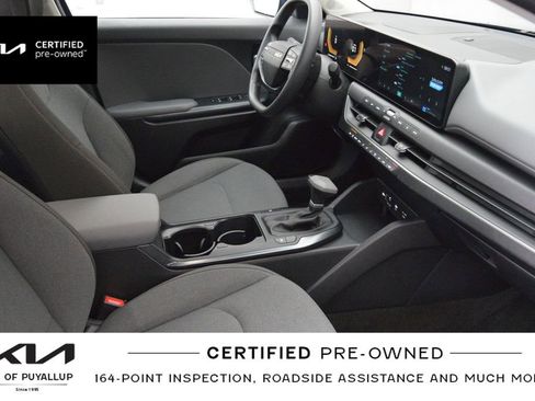 Used 2025 Kia K4 LXS image 17