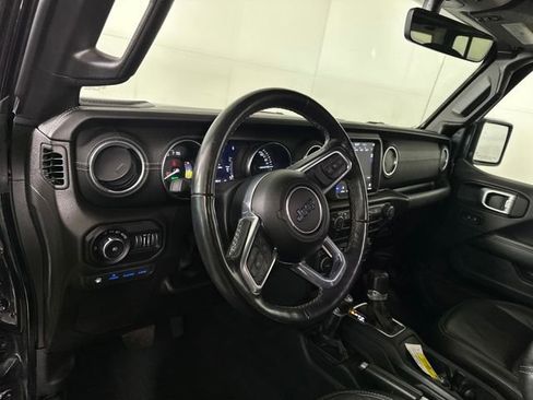 Used 2022 Jeep Wrangler Unlimited Sahara w/ Cold Weather Group image 13