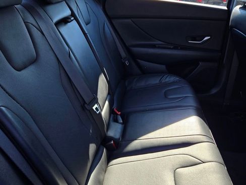 Used 2023 Hyundai Elantra Limited image 43