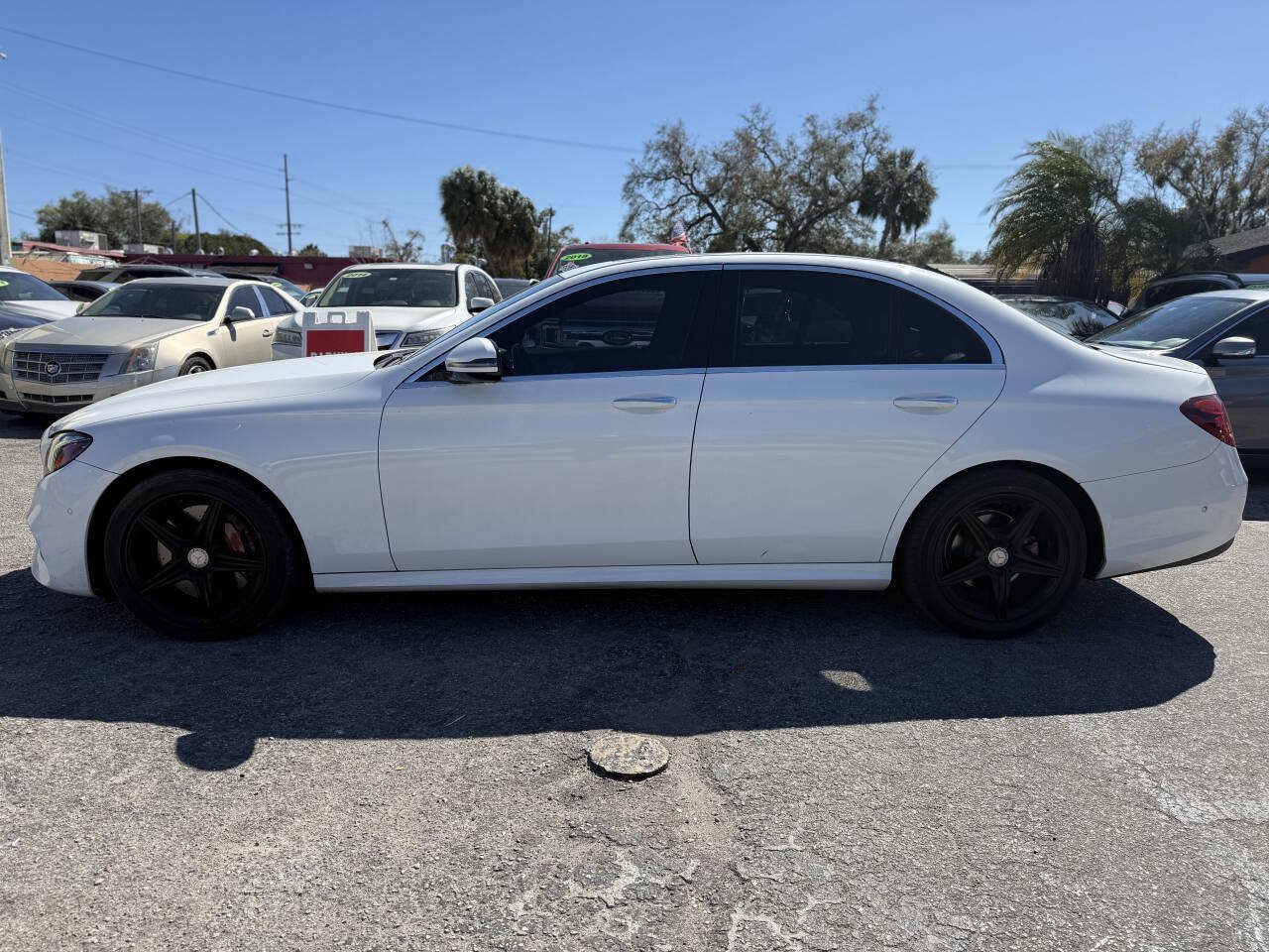 Used 2017 Mercedes-Benz E 300 4MATIC image 4