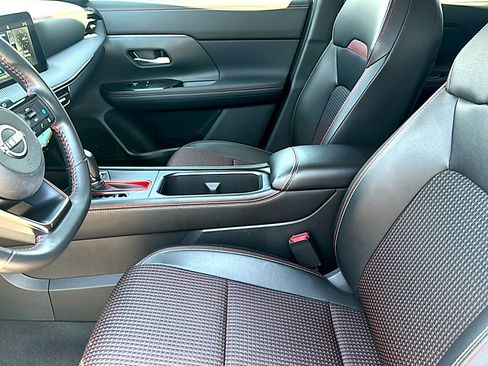 Certified 2025 Nissan Kicks SR FWD image 6