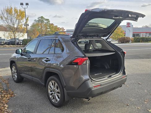 Used 2025 Toyota RAV4 XLE Premium image 6