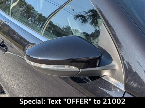 Used 2014 Volkswagen Eos w/ Sport Package image 12