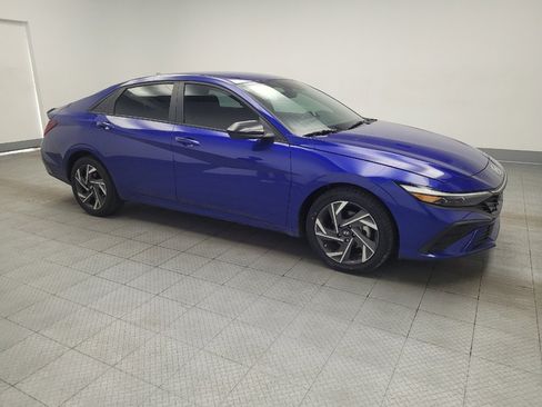 Used 2025 Hyundai Elantra Sport FWD image 11