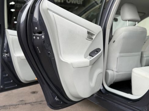 Used 2012 Toyota Prius Two image 32