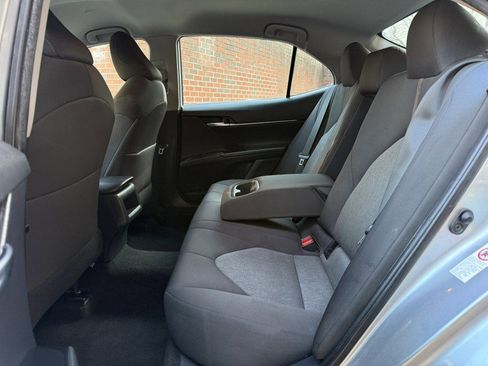 Used 2019 Toyota Camry LE image 29