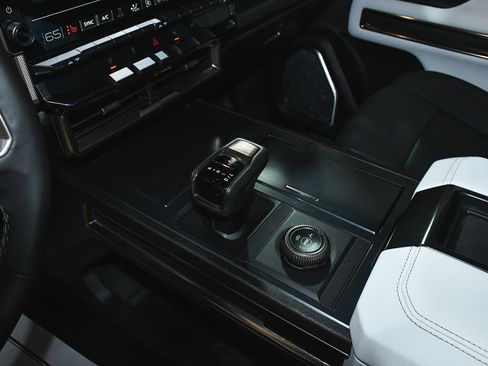 Used 2024 GMC Hummer EV 3X image 38