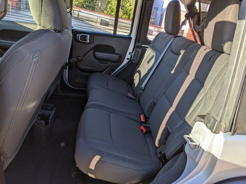 Used 2022 Jeep Wrangler Unlimited Sport image 24