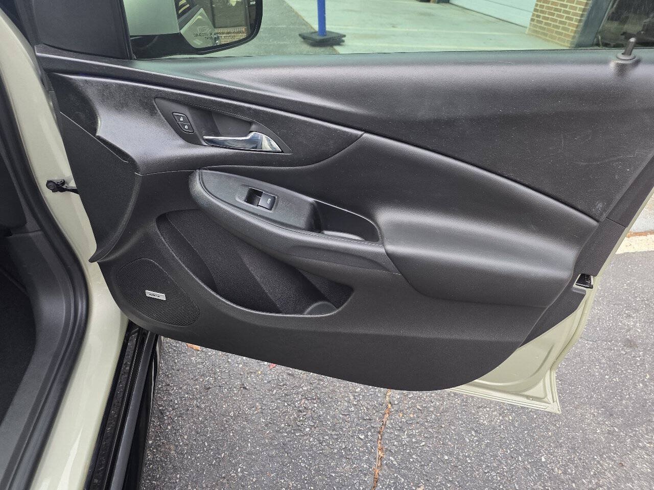 Used 2017 Chevrolet Volt Premier w/ Driver Confidence II Package FWD image 28