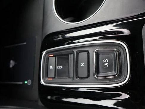 Used 2025 Honda Pilot EX-L image 33