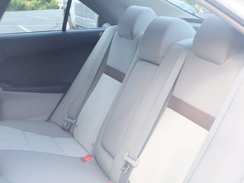 Used 2012 Toyota Camry LE FWD image 19