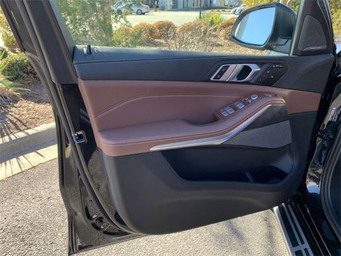 Used 2025 BMW X7 xDrive40i image 17