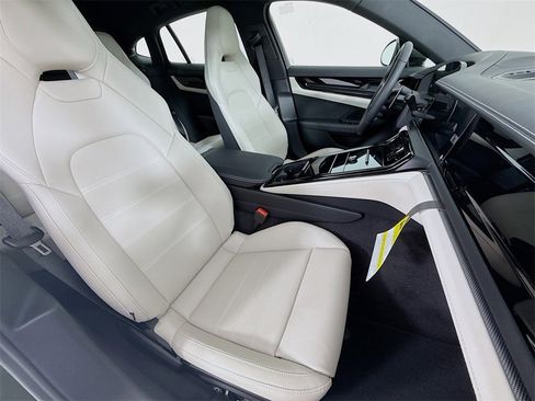 New 2026 Porsche Panamera image 30