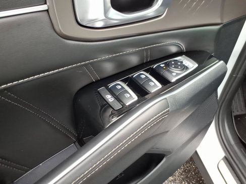 Used 2024 Kia Sorento SX FWD image 13