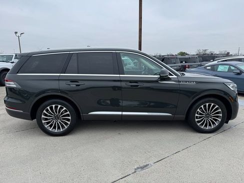Used 2022 Lincoln Aviator AWD w/ Premium Package image 7