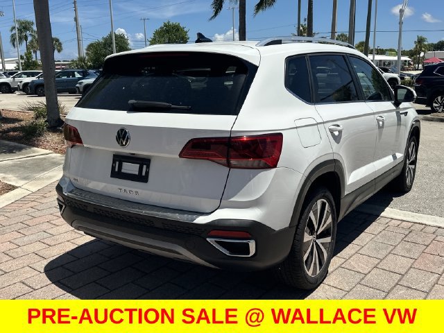 Certified 2023 Volkswagen Taos SE w/ Panoramic Sunroof Package FWD image 7