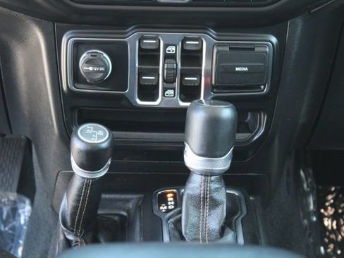 Used 2022 Jeep Gladiator Overland AWD/4WD image 21