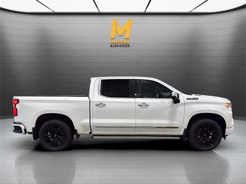 Used 2022 Chevrolet Silverado 1500 High Country image 2