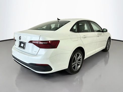 Used 2024 Volkswagen Jetta SE FWD image 7