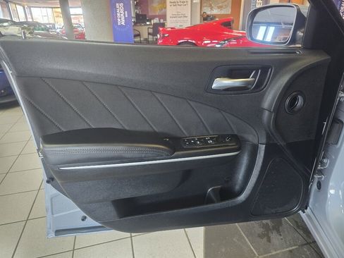 Used 2022 Dodge Charger SXT image 6