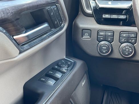 Used 2023 Chevrolet Silverado 1500 LTZ w/ LTZ Premium Package AWD/4WD image 13