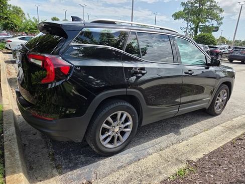 Used 2024 GMC Terrain SLT AWD/4WD image 4