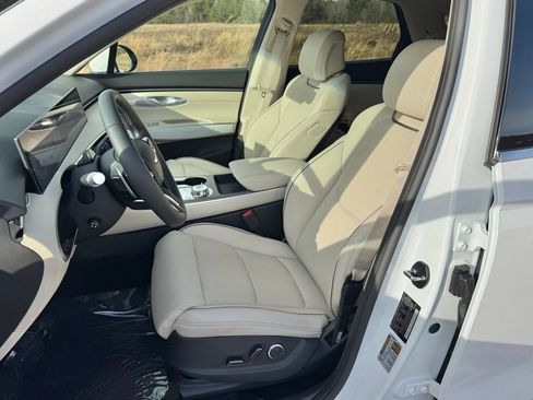 New 2026 Genesis GV70 2.5T Advanced image 18